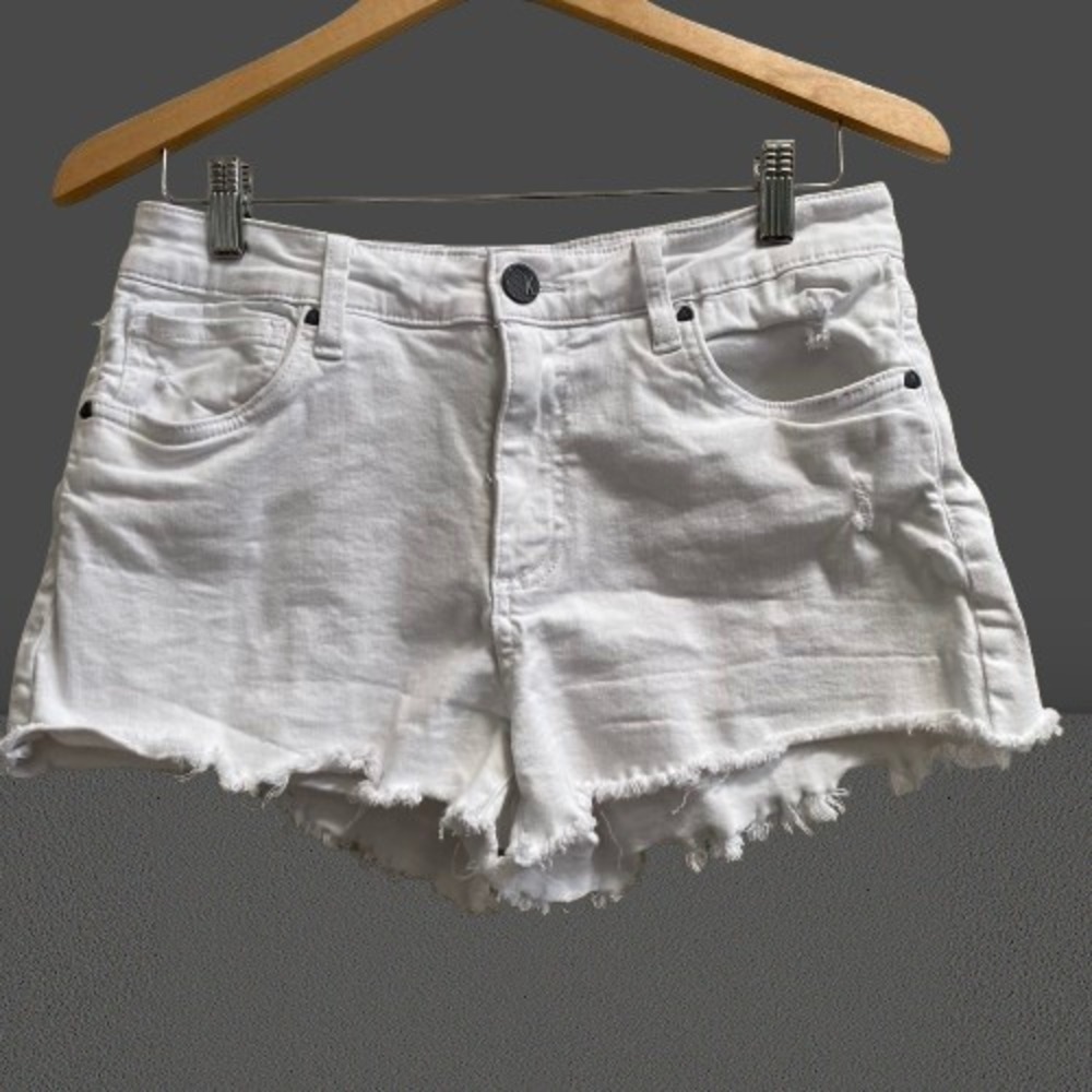 Kut from the Kloth Jane High Rise White Denim Shorts Frayed‎ Hem Size 6 - Picture 2 of 5